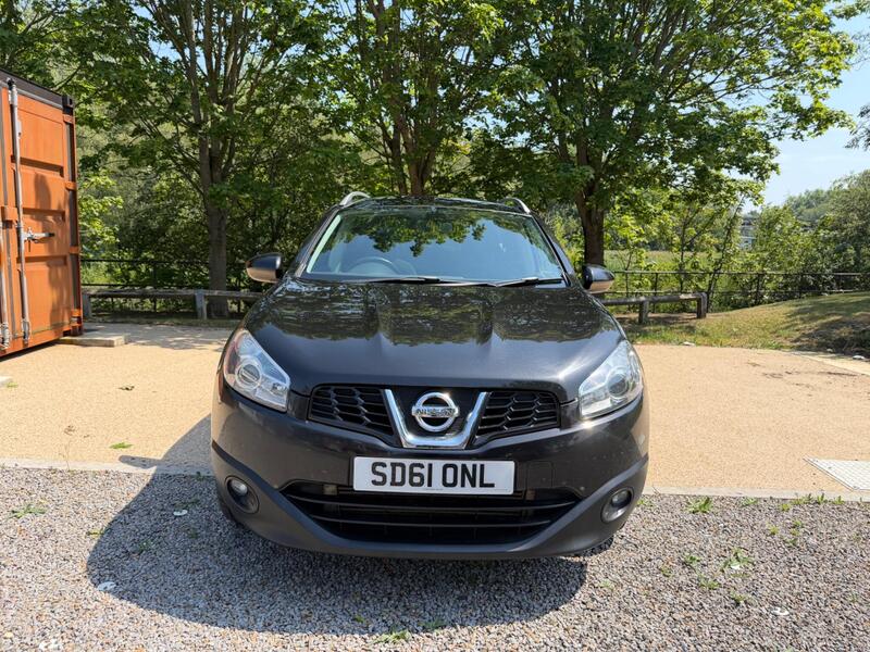 2011 Nissan Qashqai+2 - interior